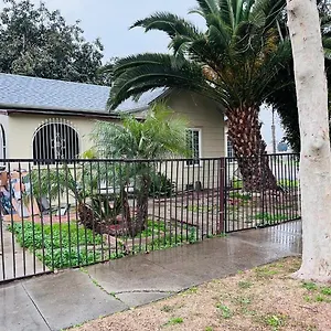 Hostel House Downtown Oc